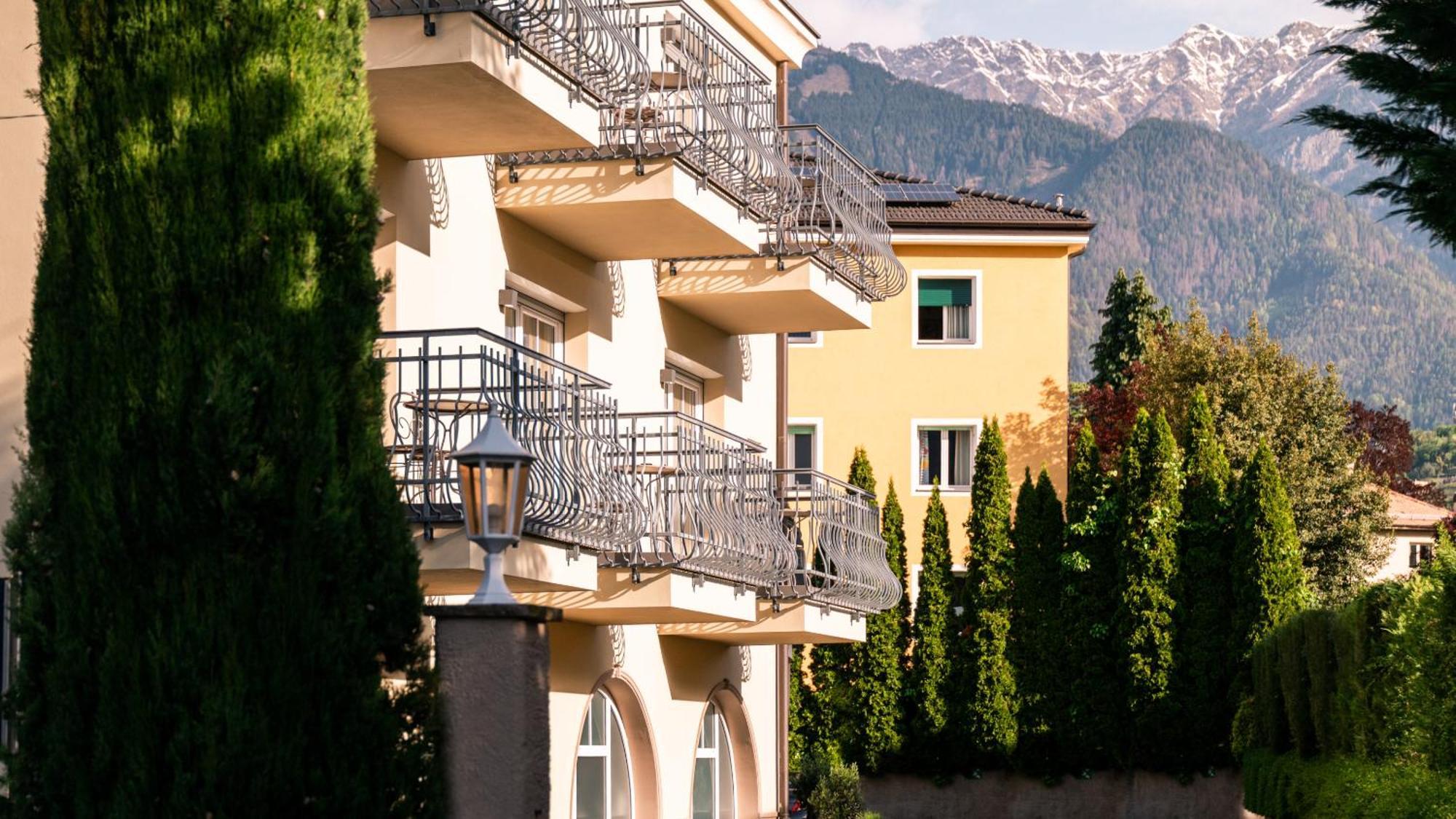 Hotel Villa Laurus Merano Exterior photo